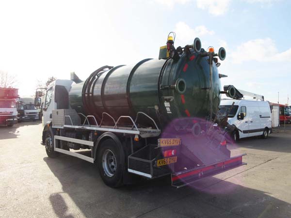 REF 20 - 2015 Volvo Euro 6 2000 gallon vacuum tanker for sale